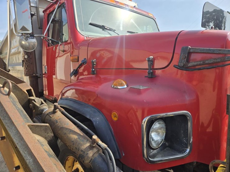 #1243-•-2002-international-6x4-dump-truck-image-7