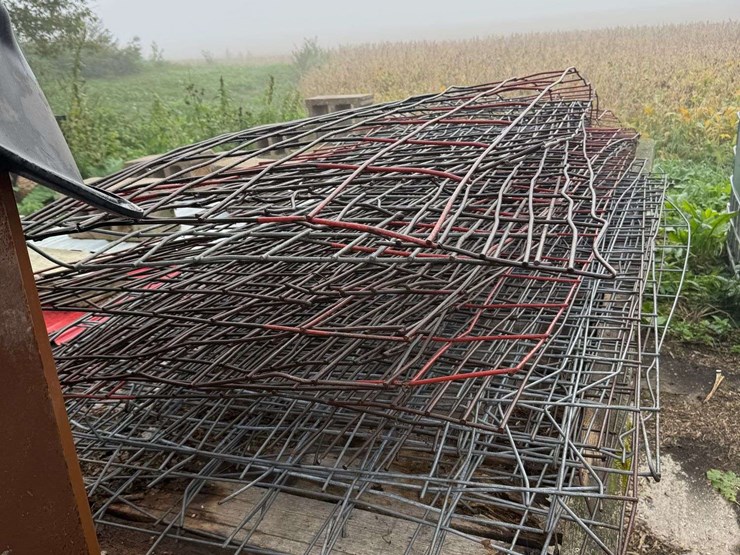 16’-long-hog-panels,-34”-tall,-buying-all-for-one-money-image-3