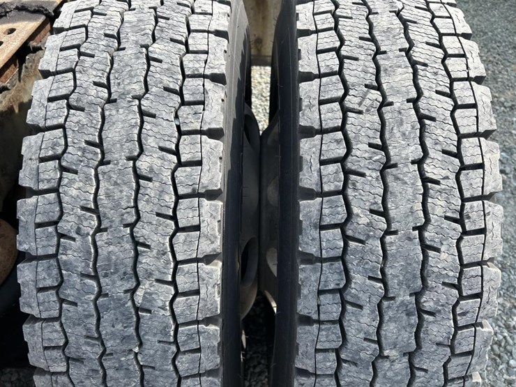 2015-peterbilt-579-image-89