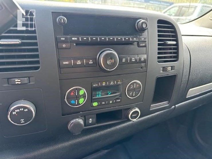 2013-chevrolet-silverado-1500-lt-image-11