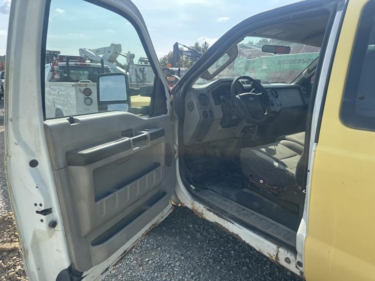 2010-ford-f250-image-22