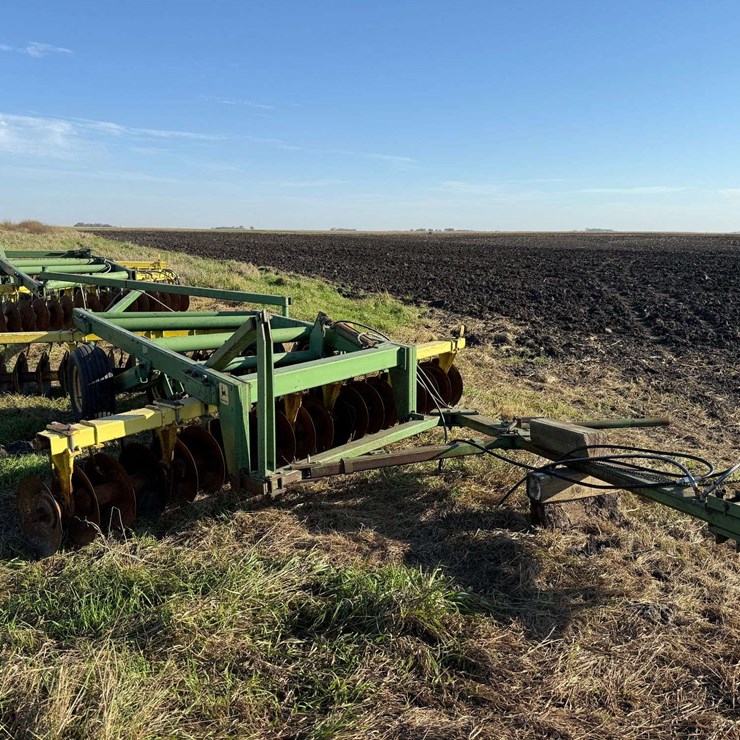 JOHN DEERE 360