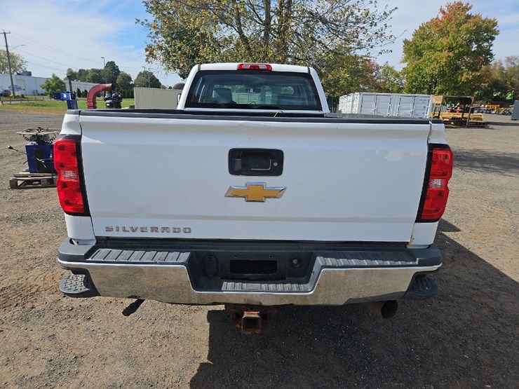 2017-chevrolet-3500hd-image-4