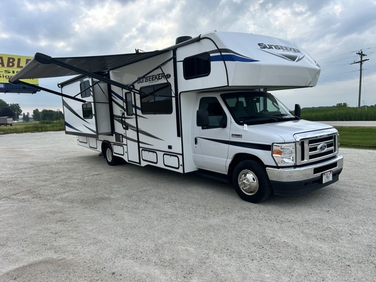 2021-ford-e450-image-7