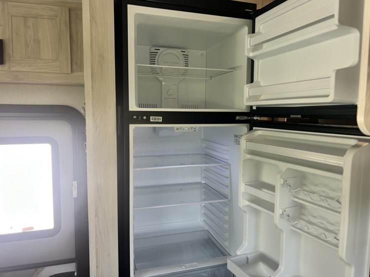 2023-ford-e450-image-74