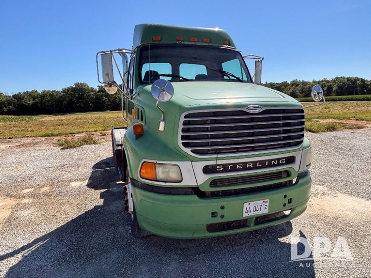 2004-sterling-day-cab-truck-(gp11427,-unit-31350)-image-4
