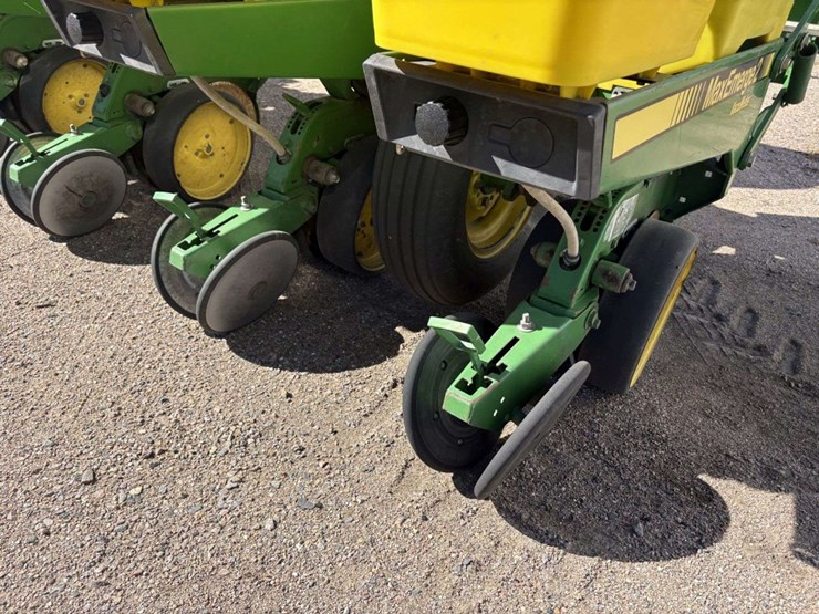 john-deere-7200-image-34