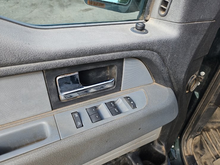 2012-ford-f150-xlt-image-17