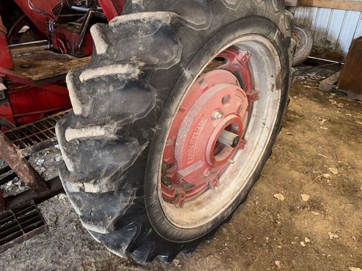 1965-farmall-656-tractor,-open-station,-gas,-nf,-fenders,-15.5-38-rears,-(3)-pair-of-rear-wheel-weig-image-4