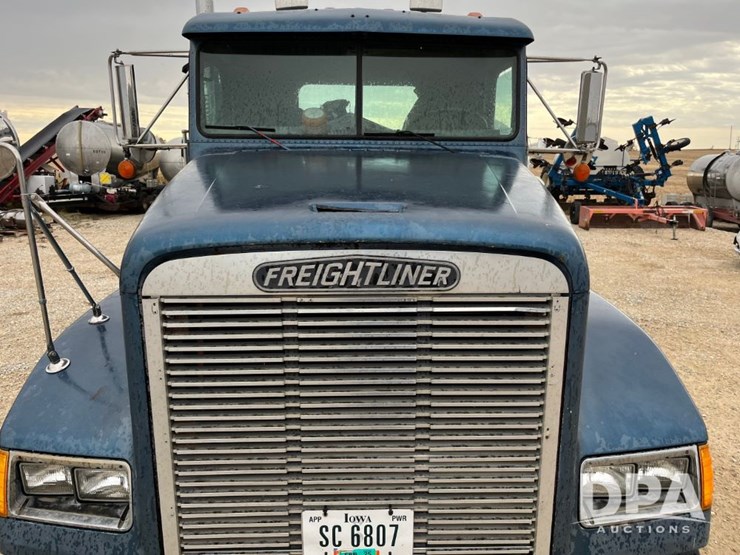 1989-freightliner-day-cab-truck-(jn0784,-unit-06815)-image-24