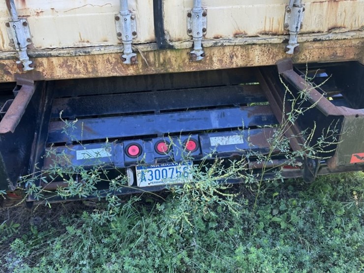 #1753-•-2005-western-star-tri-axle-storm-cleanup-truck-image-18
