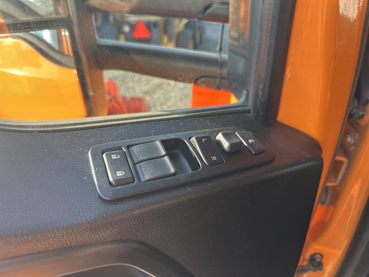 2023-kenworth-w990-image-39