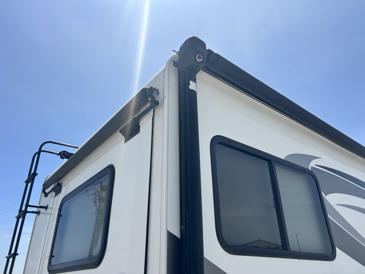 2017-ford-e450-image-19