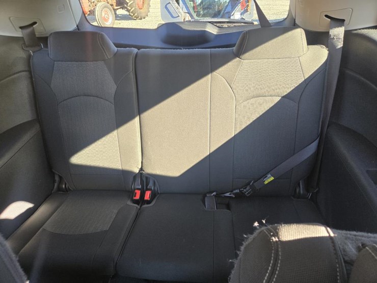 2016-chevrolet-traverse-image-32