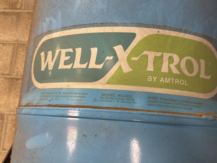 #133-•-well-trol-pressure-bladder-tank-50-gal-image-2
