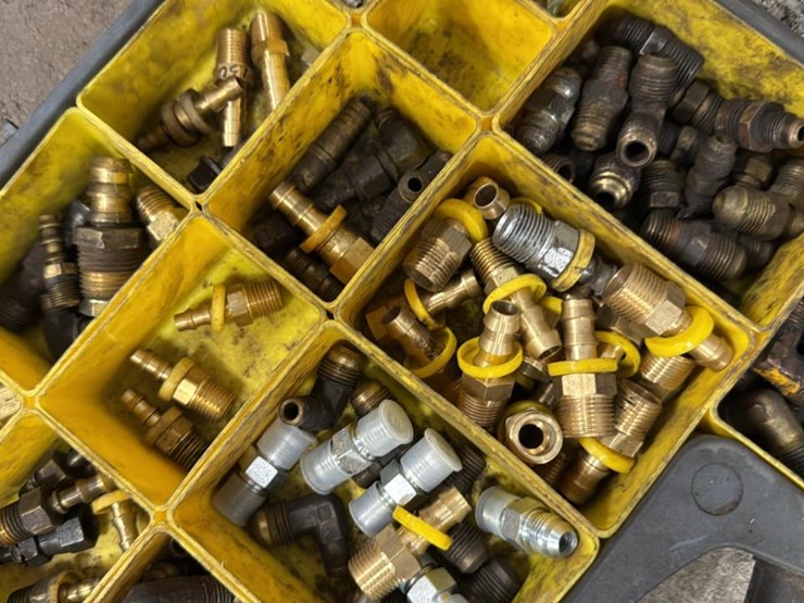 #136-•-pulley-puller-&-air-hose-fittings-image-7