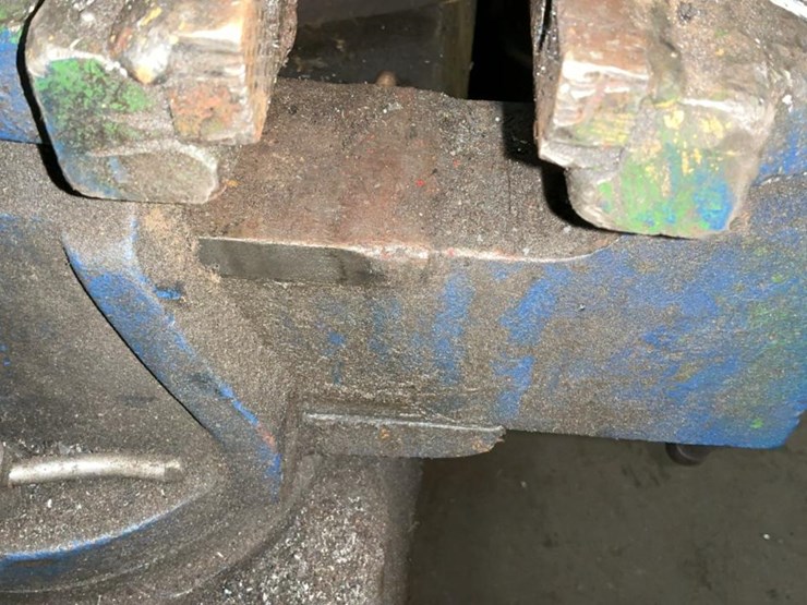 #104-•-bench-vise-image-6