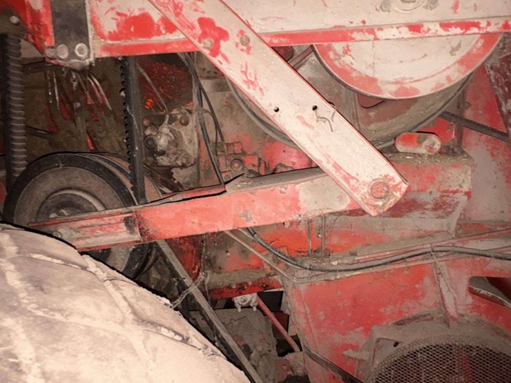 massey-ferguson-300-image-16