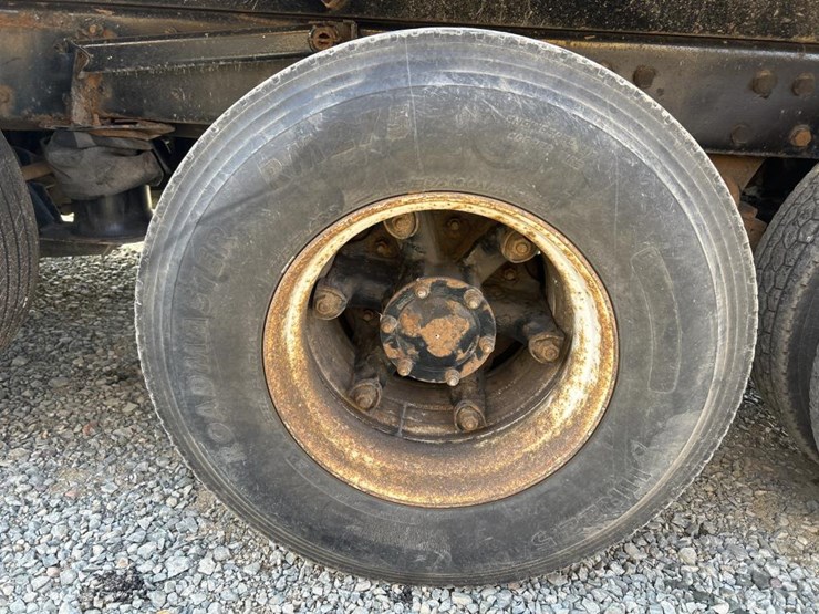 1995-mack-dm690s-image-97