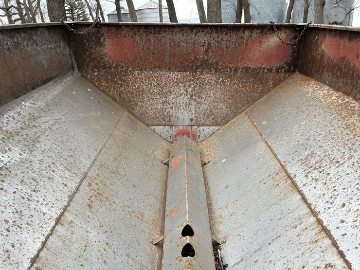 10-ton-willmar-fertlizier-box-for-parts-or-repair-image-5