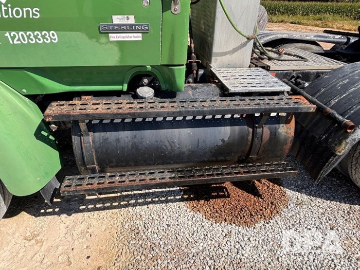 2004-sterling-day-cab-truck-(gp11427,-unit-31350)-image-23