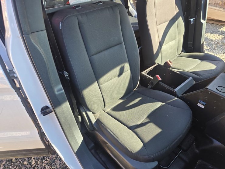 2018-ford-explorer-image-31