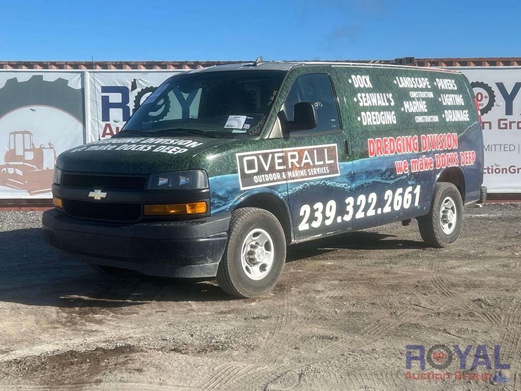 2019-chevrolet-express-2500-image-2