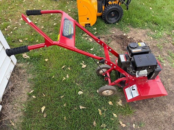 vector-22”-compact-tiller-image-7
