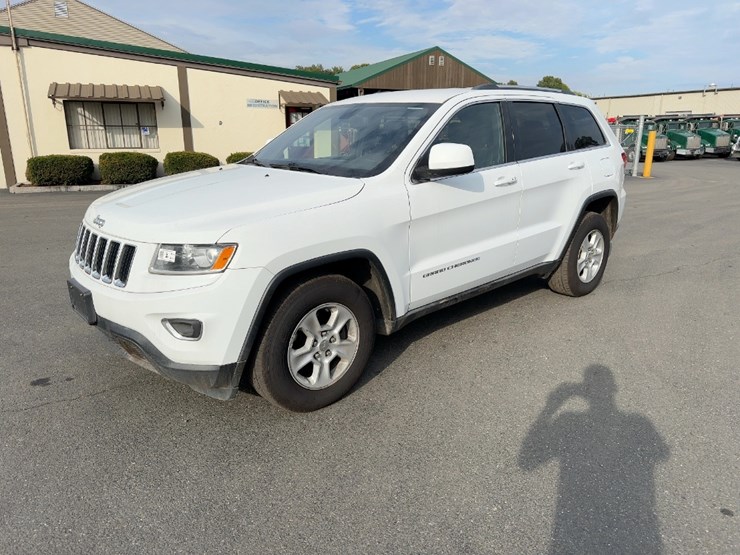 2015-jeep-grand-cherokee-laredo-image-1