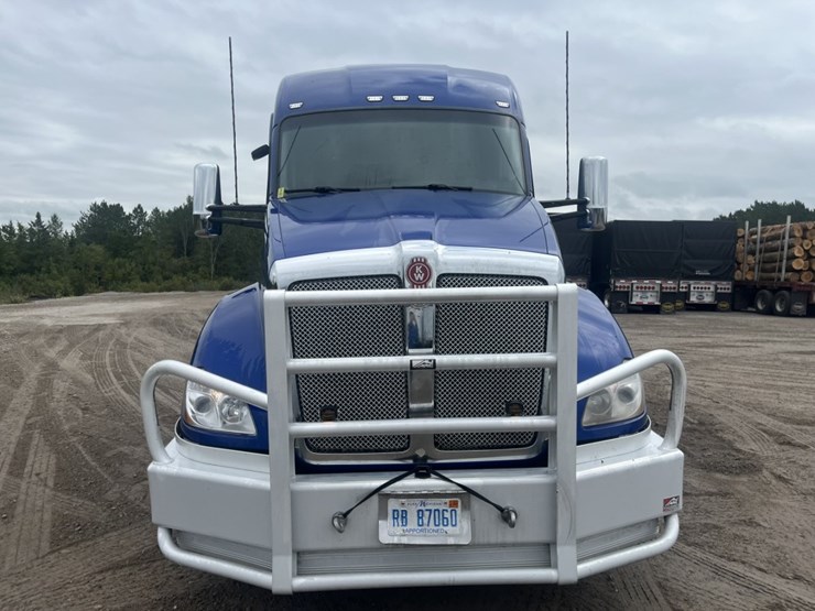 2020-kenworth-t680-image-8