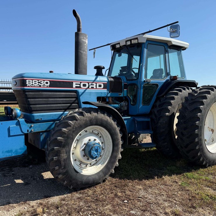 1993 FORD 8830