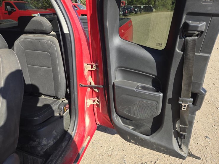 2015-chevrolet-colorado-image-25
