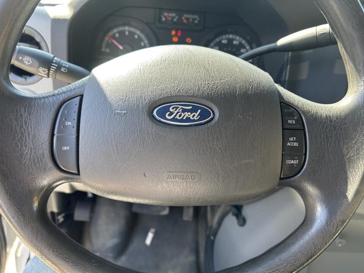 2014-ford-e250-image-49