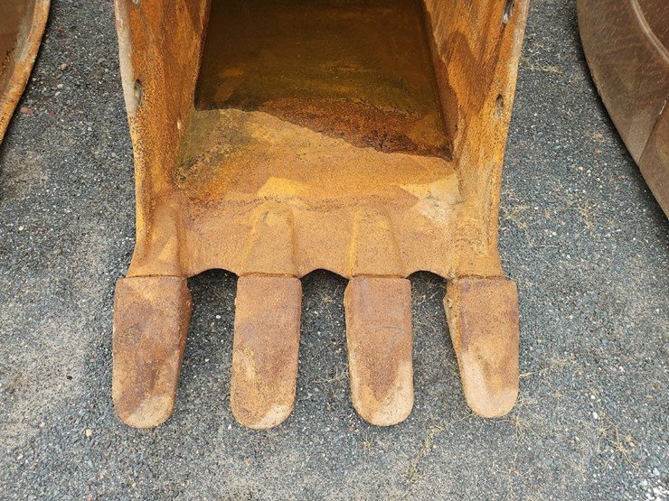 geith-36"-bucket-with-teeth-image-8