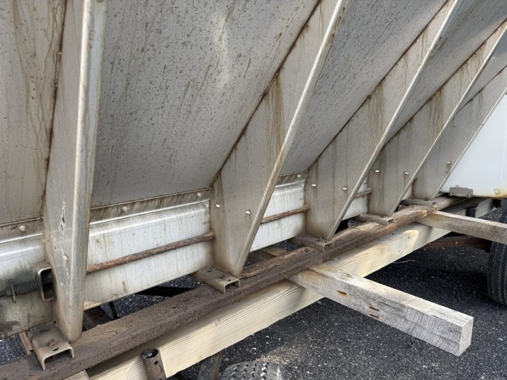 #1224-•-15’-v-box-stainless-steel-salt-spreader-image-11