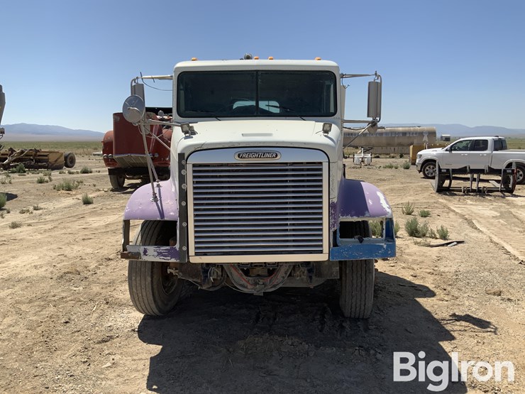 1997-freightliner-fld112-image-2