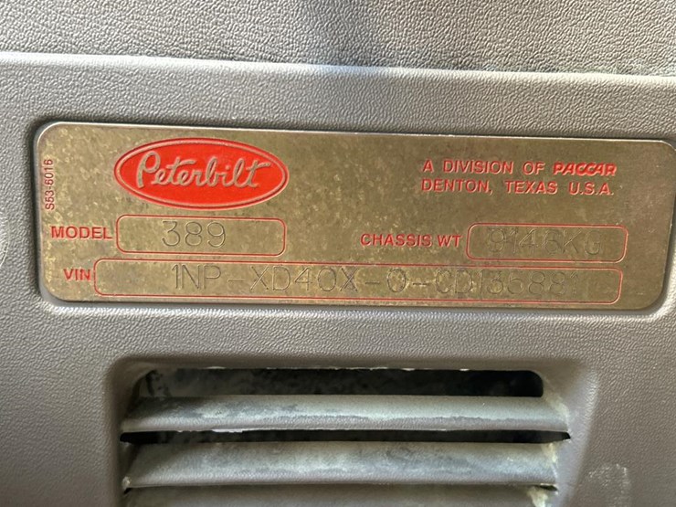 2012-peterbilt-389-image-91