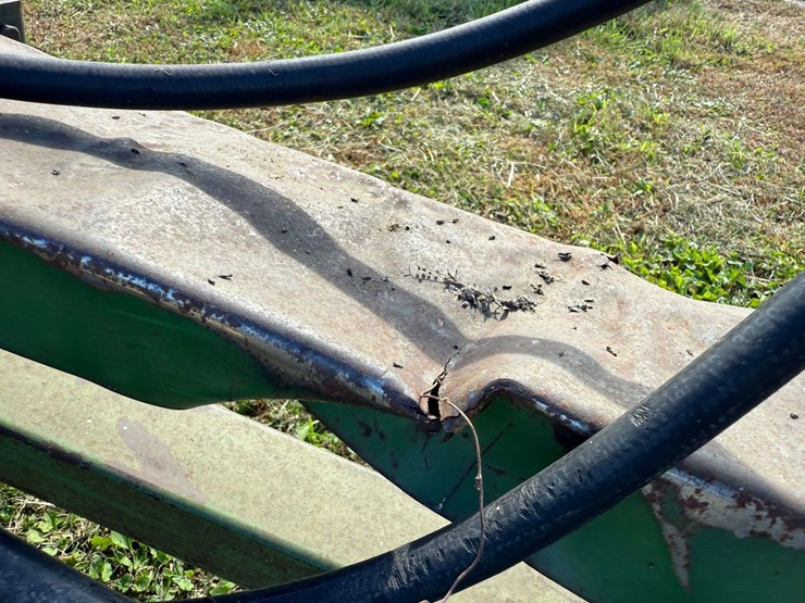 john-deere-no.-11-sickle-mower,-9’-bar,-with-cylinder,-*needs-a-new-pitman*,-rivet-sections.-this-it-image-12