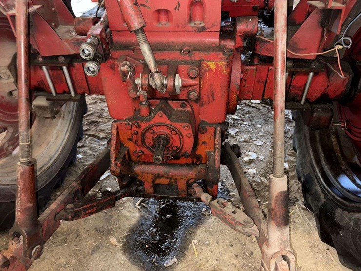 1965-farmall-656-tractor,-open-station,-gas,-nf,-fenders,-15.5-38-rears,-(3)-pair-of-rear-wheel-weig-image-10