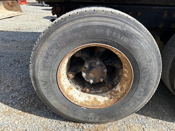 1995-mack-dm690s-image-91