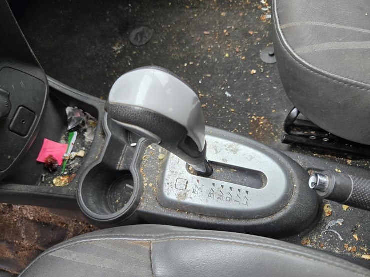 #1580-•-2013-chevrolet-spark-compact-vehicle-image-35