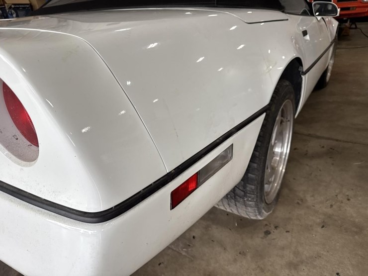 #1399-•-1990-chevrolet-corvette-convertible-car-image-15