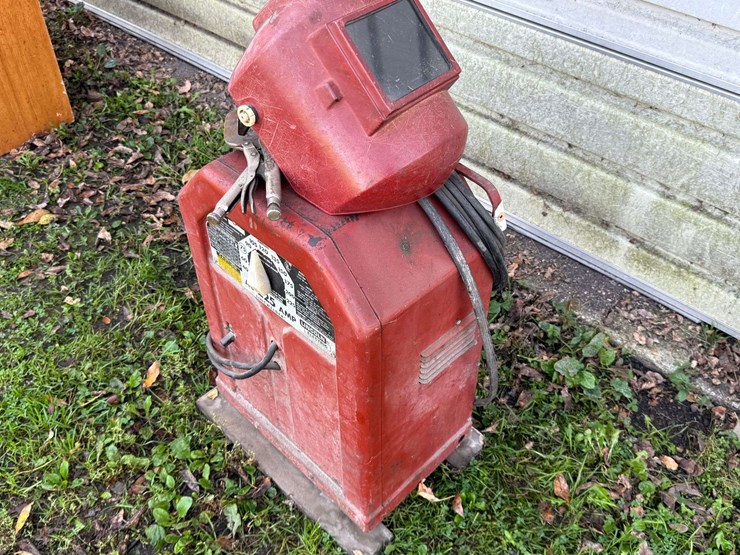 lincoln-welder-225-amp-with-leads,-helmet-and-clamps,-working-order-per-seller-image-3