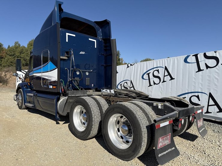 2019-peterbilt-579-image-3