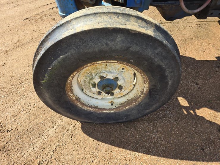 ford-4000-image-21