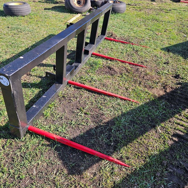 M&J Oldenburg MFG 3pt Double Bale Spear
