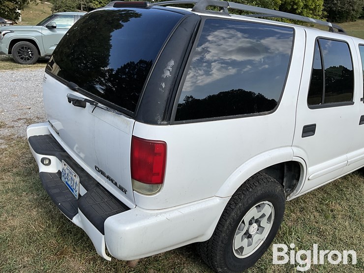 2003-chevrolet-blazer-image-9