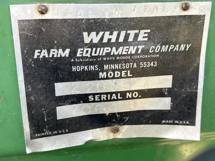 #5217-•-oliver-tractor-w/-loader-image-59