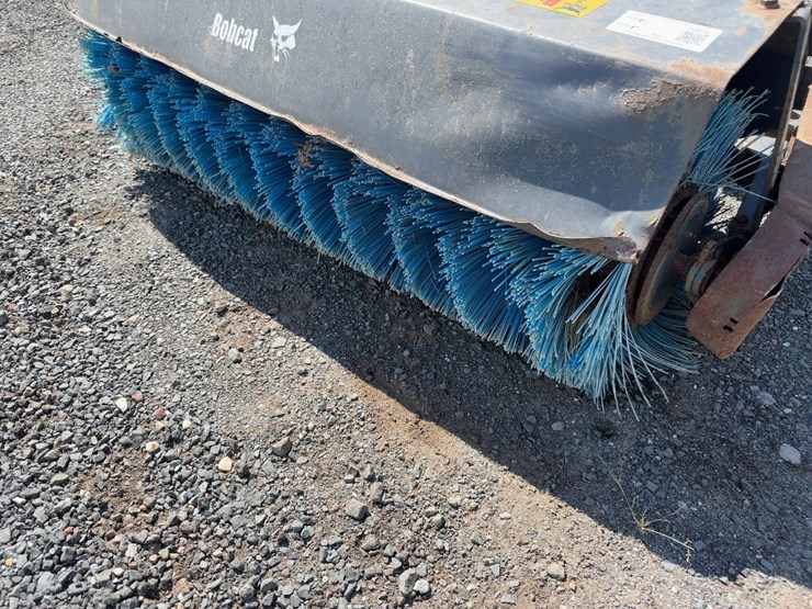 bobcat-48"-sweeper-image-6