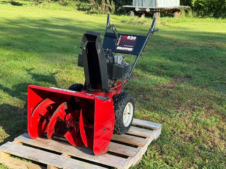 snapper-heavy-duty-snowblower,-24’,-runs-and-works-good-per-seller-image-7